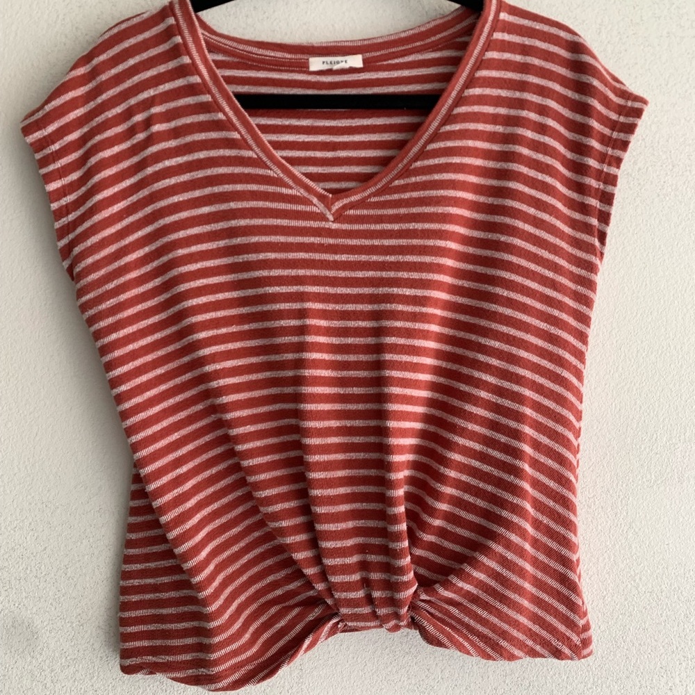 Cute knotted striped v neck